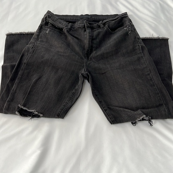 Uniqlo Light Black Distressed Raw Hem Cropped Jeans - Picture 1 of 6